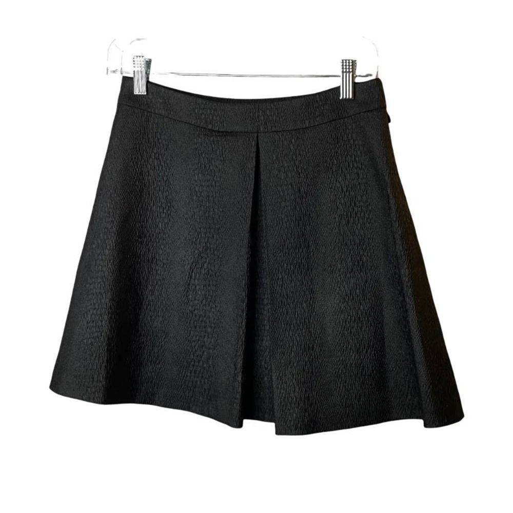 BCBGeneration Black Pleat Front Textured Skater Skirt Size 2 !